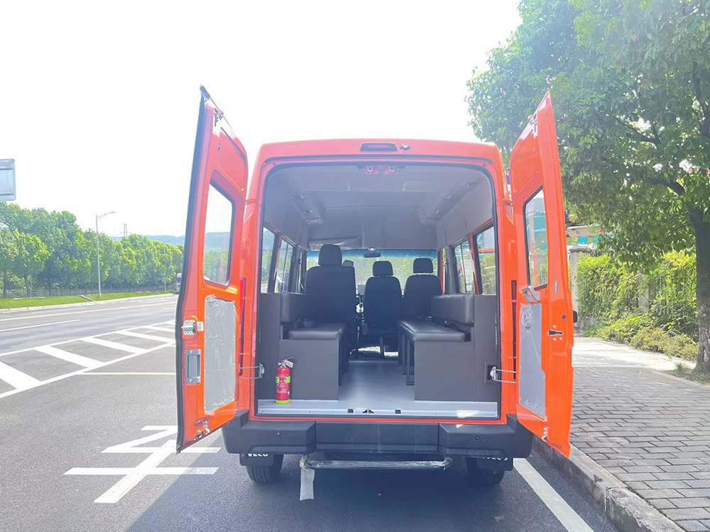 Detailed images of the IVECO troop carrier Detailed images of the IVECO troop carrier