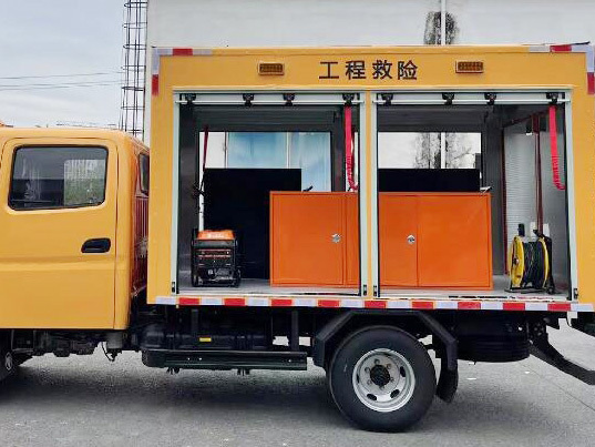 Detailed images of a福田奥铃 light truck rescue vehicle Detailed images of a福田奥铃 light truck rescue vehicle
