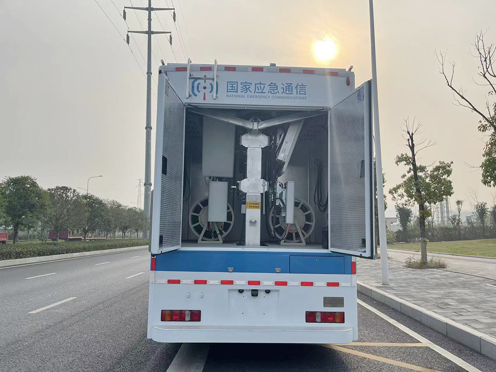 Detailed images of a 10-meter Shantou communication vehicle Detailed images of a 10-meter Shantou communication vehicle