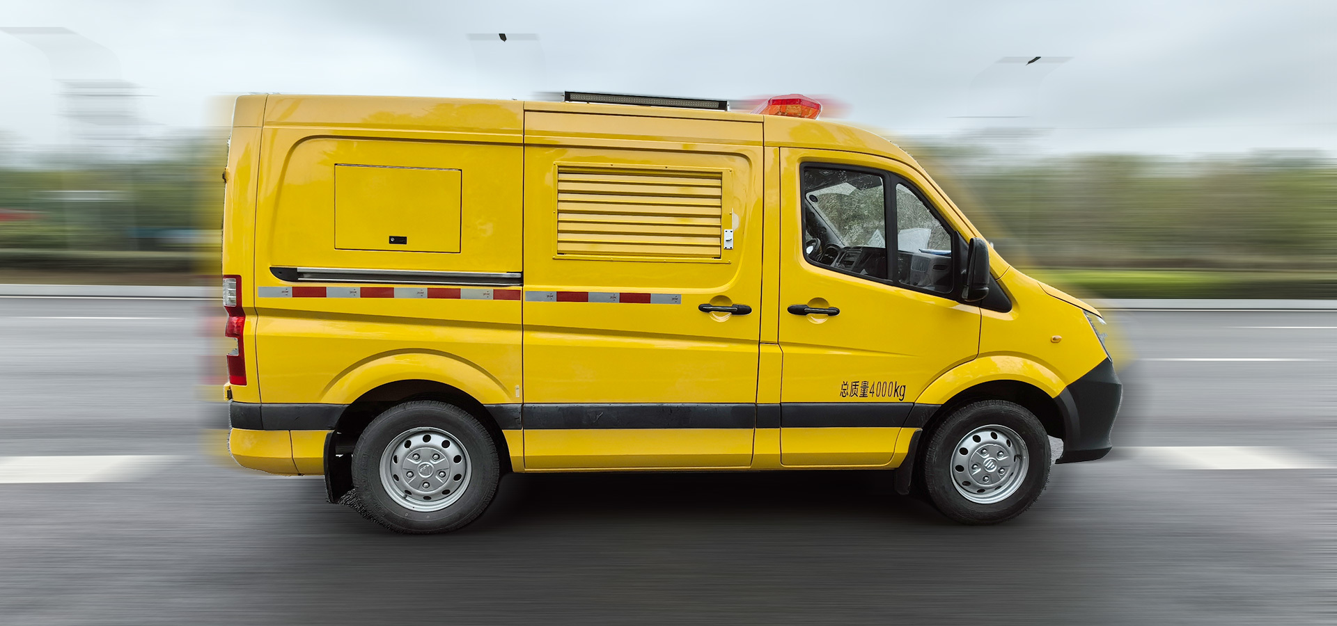  Small power vehicle 