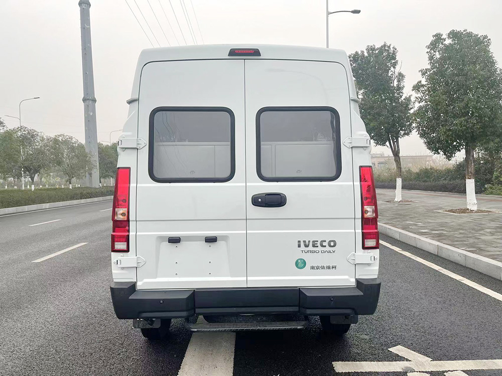 Detailed images of the IVECO troop carrier Detailed images of the IVECO troop carrier