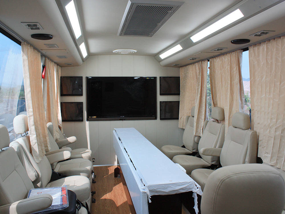 Detailed diagram of a large passenger bus communication command vehicle Detailed diagram of a large passenger bus communication command vehicle