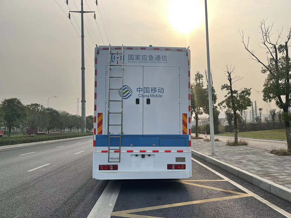Detailed images of a 10-meter Shantou communication vehicle Detailed images of a 10-meter Shantou communication vehicle