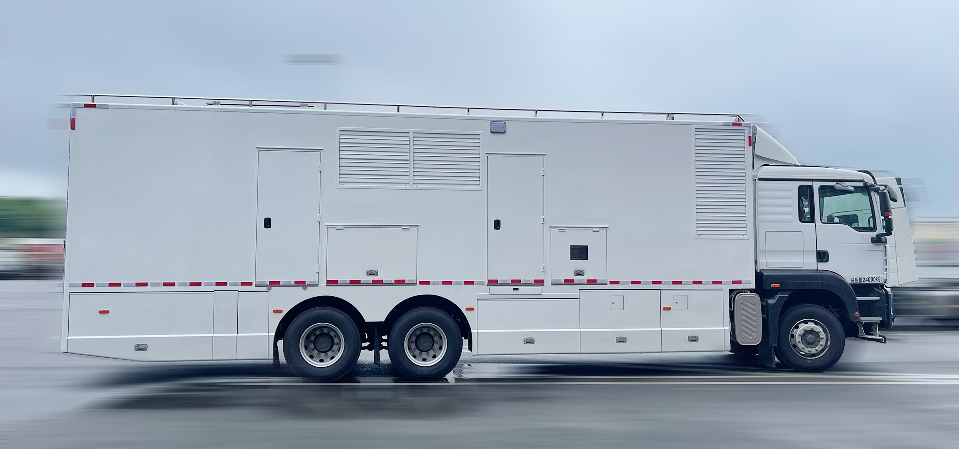  12-meter heavy-duty communication vehicle 