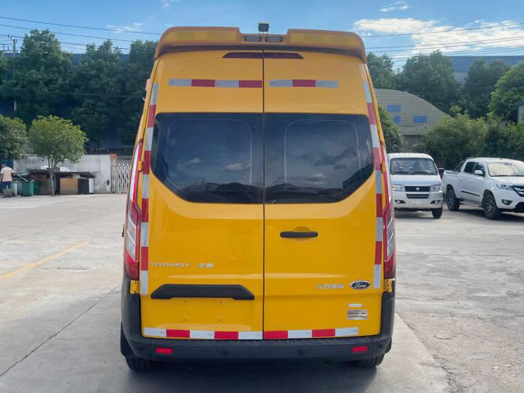 Detailed images of a light truck for emergency rescue Detailed images of a light truck for emergency rescue