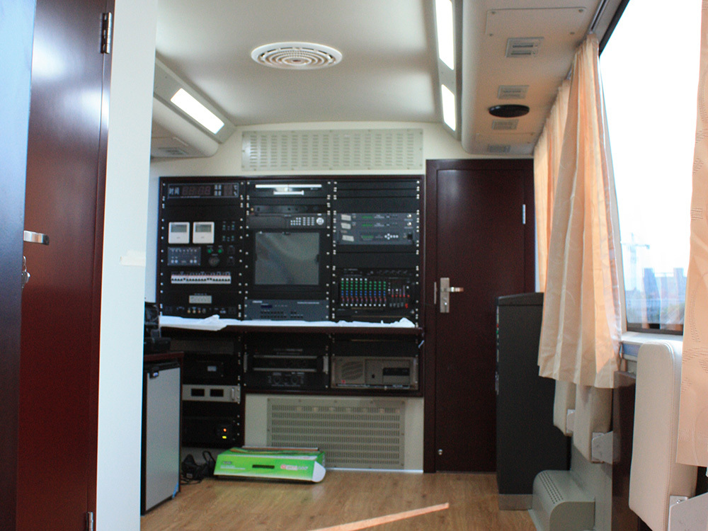 Detailed diagram of a large passenger bus communication command vehicle Detailed diagram of a large passenger bus communication command vehicle