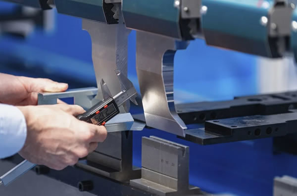 Points to know to operate the double machine linkage bending machine