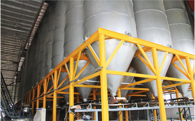Matrix arrangement of large tonnage silos