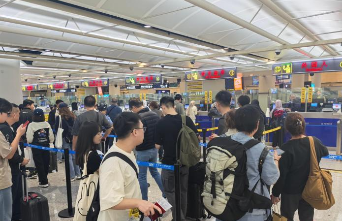 中马互免签证以来昆明口岸双方往来旅客逾5.2万人次