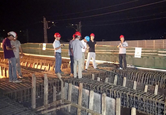 104国道柯桥段改建工程1标首联箱梁浇筑完成