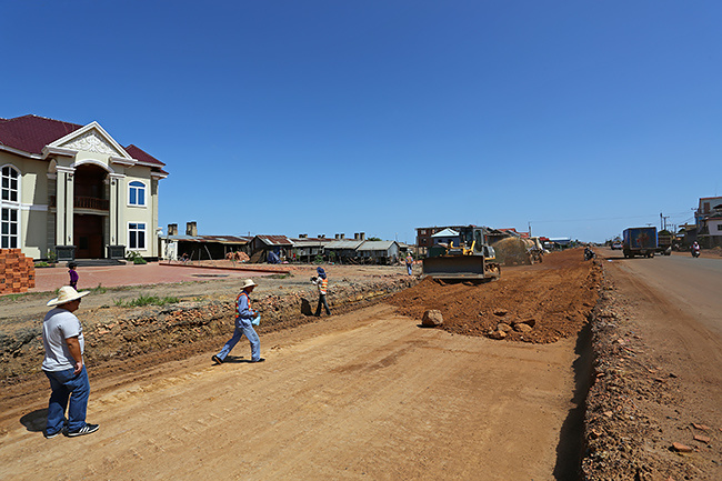 柬埔寨5號公路擴(kuò)建工程施工進(jìn)展情況