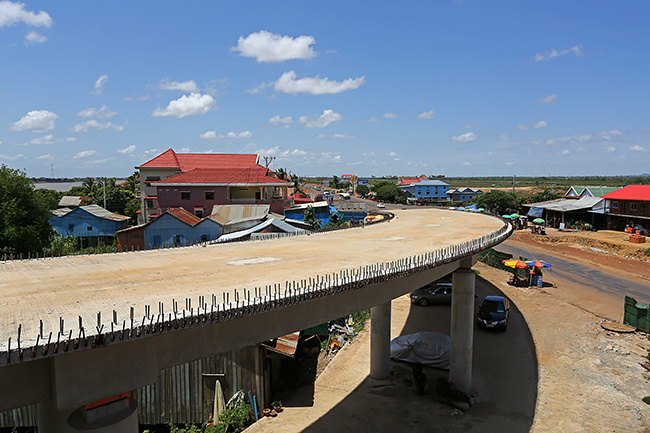 柬埔寨5號公路擴(kuò)建工程施工進(jìn)展情況