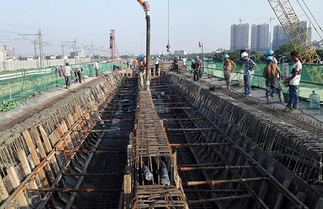 104国道柯桥段改建工程1标首联箱梁浇筑完成