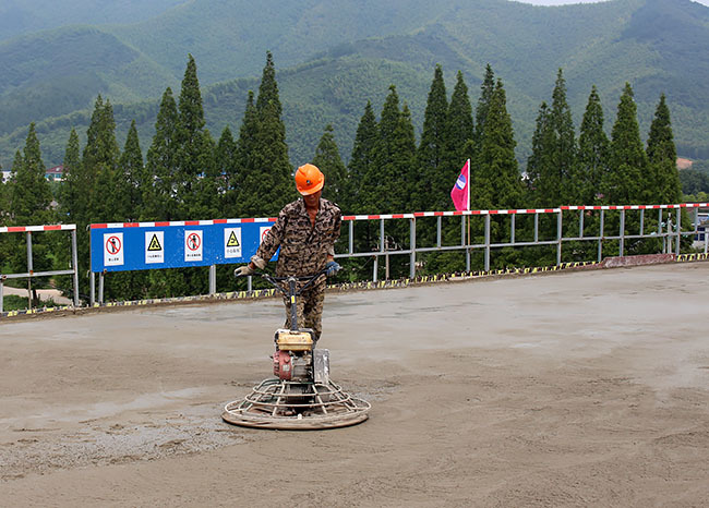杭长北延3标桥面铺装首件施工顺利完成