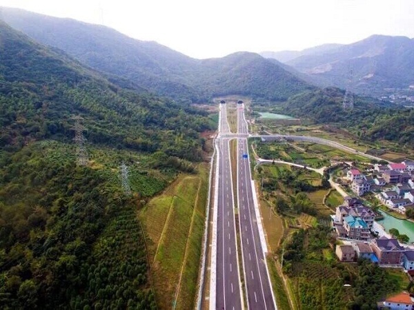 穿山疏港高速梅山保税港区连接线正式通车