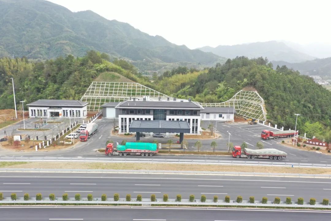 臨安329國道項目房建工程順利通過交工驗收