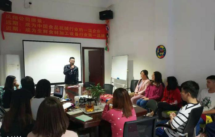 Equipo de diseño mecánico Fengxiang: 12 años en la industria agrícola profunda, creando estándares industriales con artesanía, liderando el estilo de la industria con artesanía