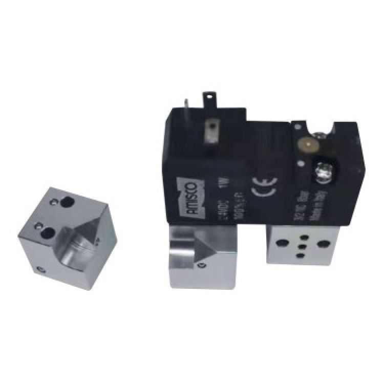 Explosion-proof pilot valve for oil valve