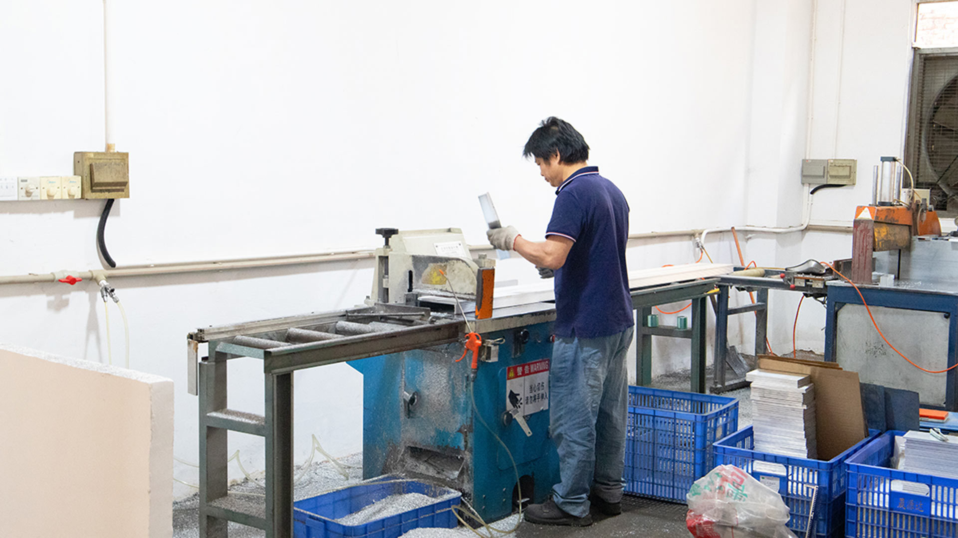 Manual Cutting Manual Cutting