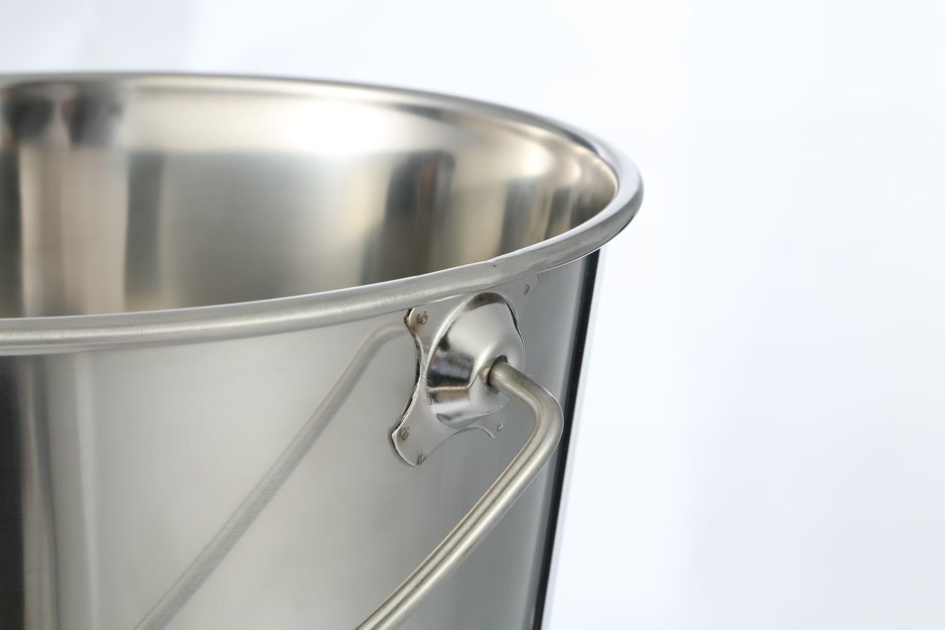 Tapered Stainless Steel Bucket DNA-11