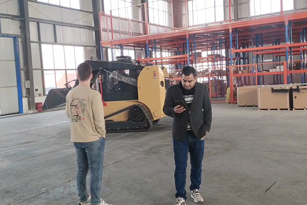 Filipino customers visited the factory to watch the excavators Filipino customers visited the factory to watch the excavators