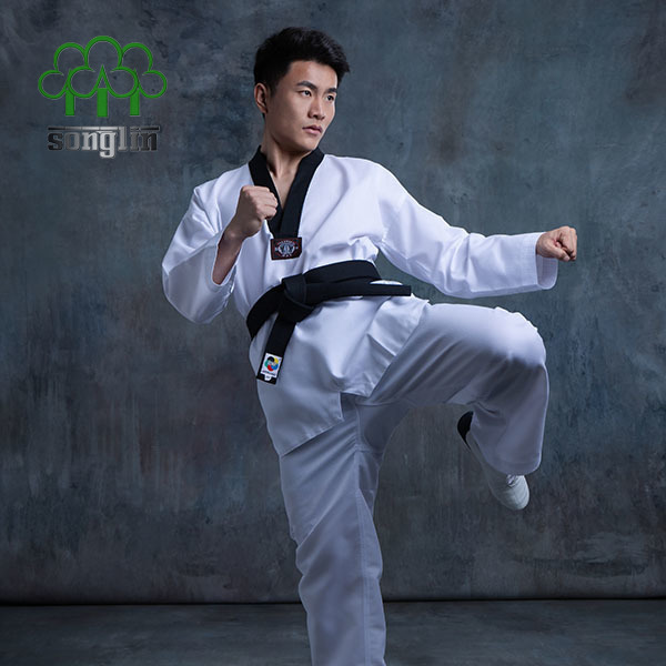 Taekwondo-Uniform