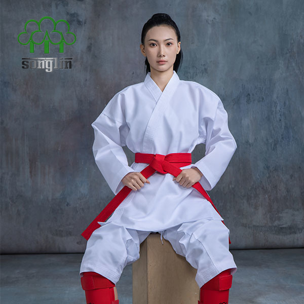 Grundlegende Karate-Uniform