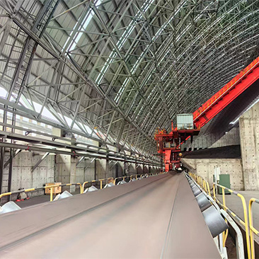 What are the reasons for the damage of the skirt baffle conveyor belt