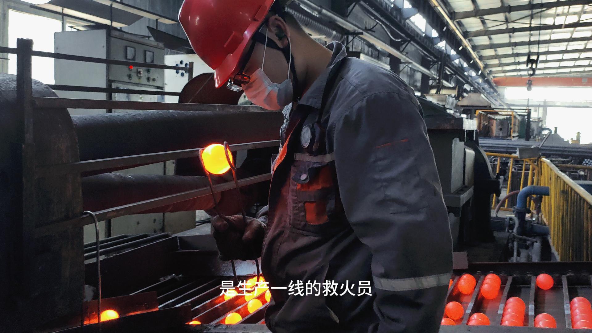 奮斗之光：魏沖沖的職場(chǎng)傳奇