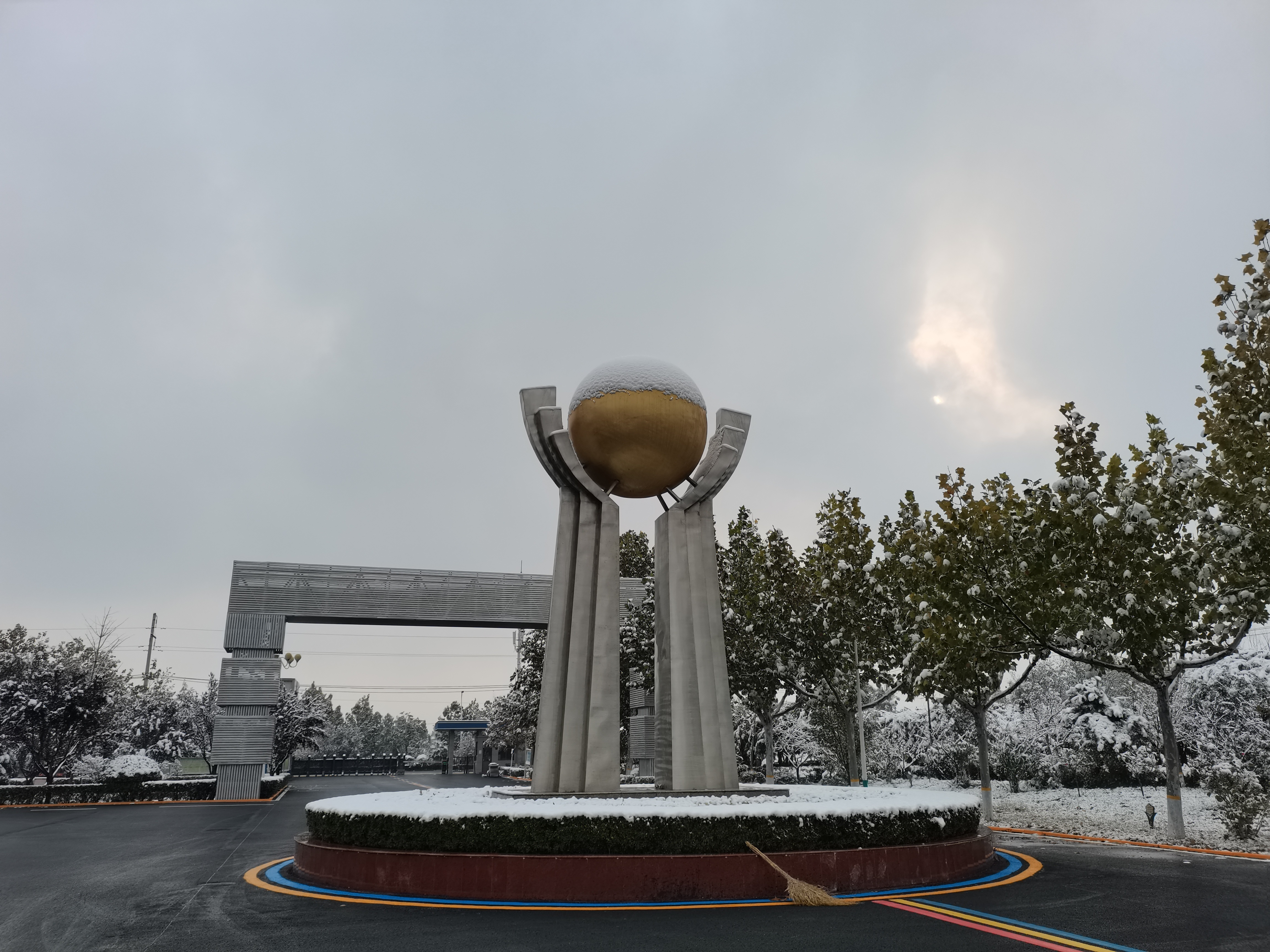 2023年11月鋼諾新材“初雪”景色