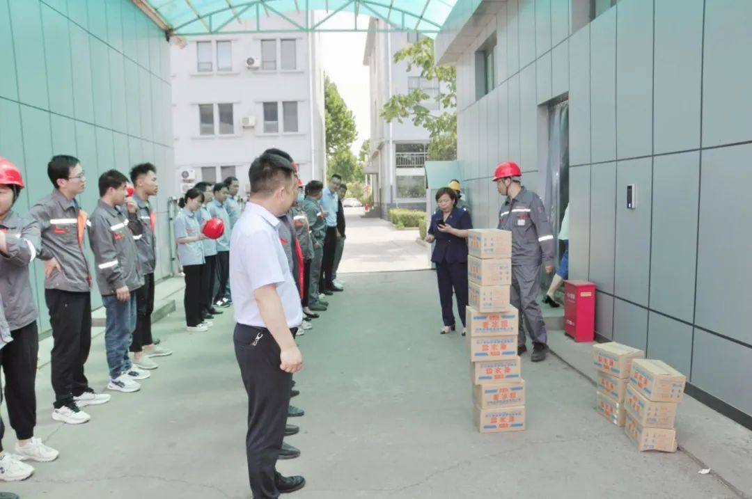 “送清涼，暖人心”—鋼諾新材送清涼活動(dòng)圓滿(mǎn)結(jié)束