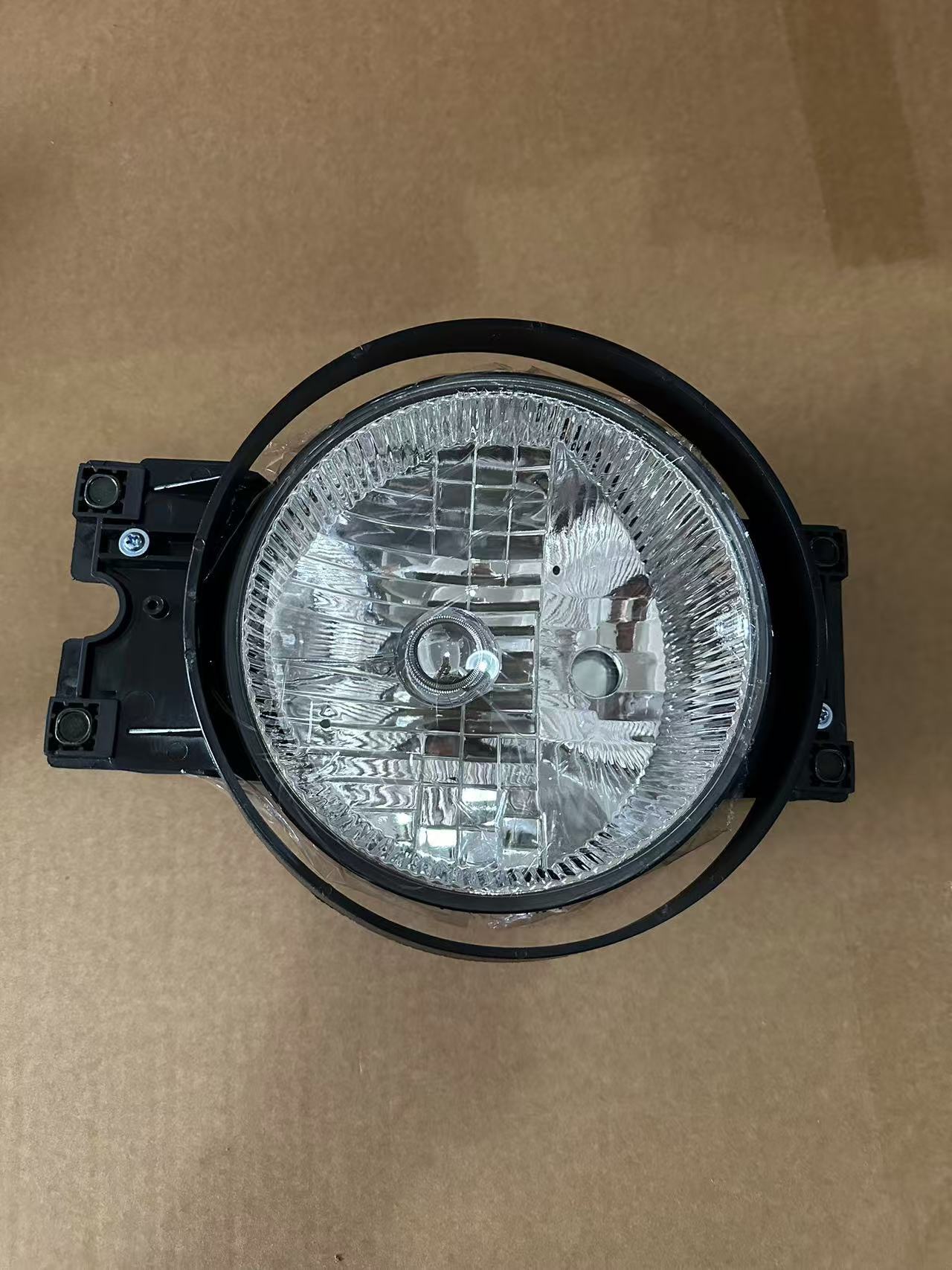 HEAD LAMP WITH HOUSING