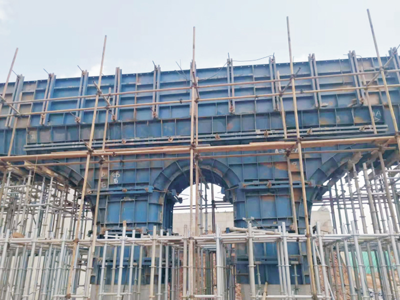 三里坪鐵路廣場花瓶墩柱模板
