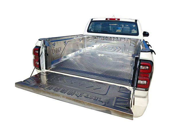 Stainless steel cargo box
