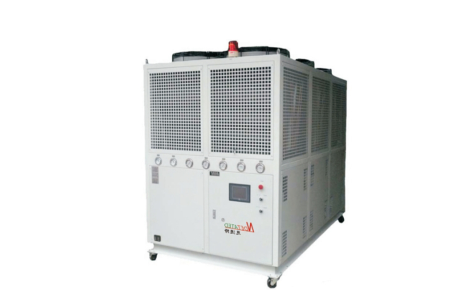 Air cooled screw chiller
