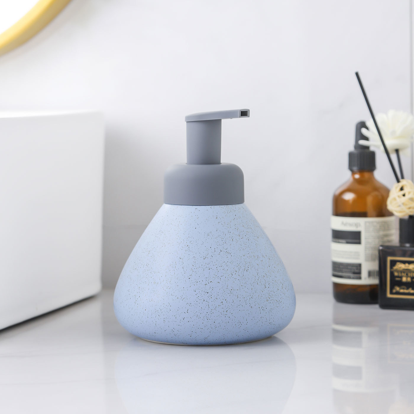 Modern Creative  Refillable Ceramic Soap Dispenser for Home Bathroom Hotel Washroom Liquid Soap Body Wash Shampoo Bottle