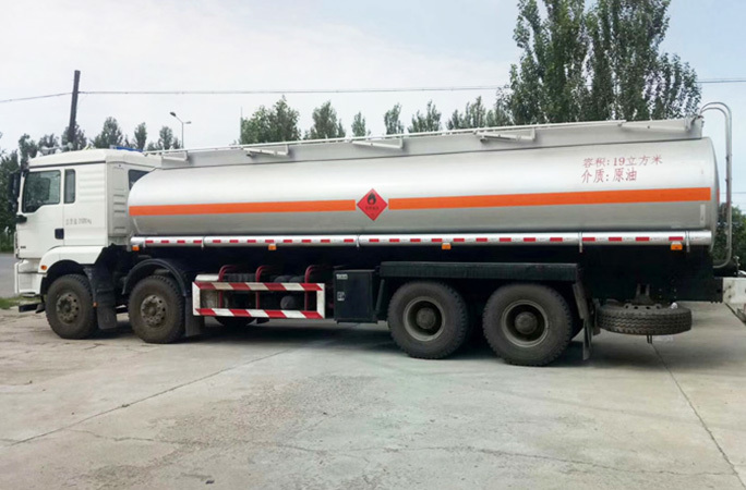 5310GRYMB6190 Flammable liquid tank truck