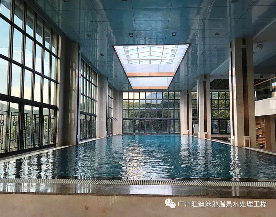 东莞凤岗黄洞半山别墅泳池