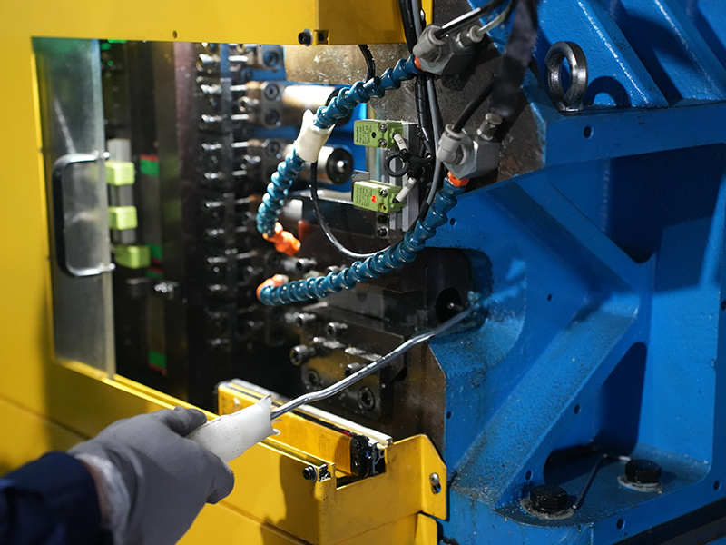 Condenser production machine Condenser production machine