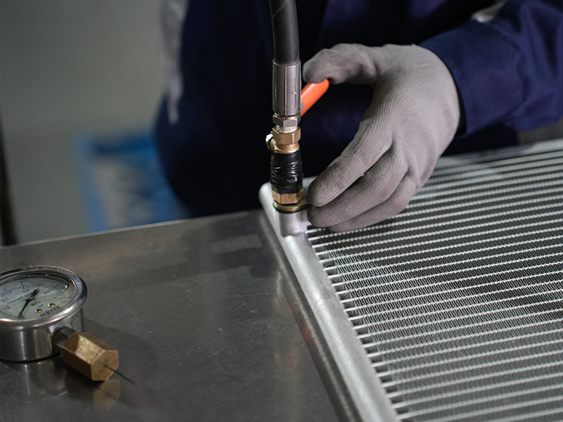 Secondary pressure maintenance of condenser water inspection Secondary pressure maintenance of condenser water inspection