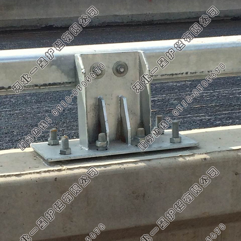 單橫梁橋梁防撞護(hù)欄