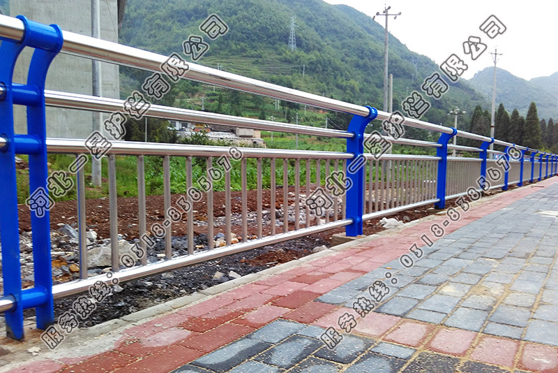 不銹鋼橋梁護(hù)欄