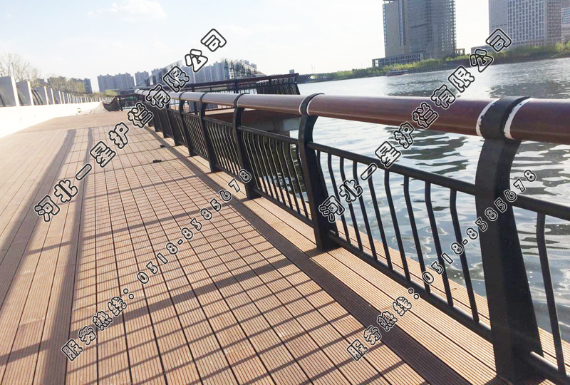 塑木不銹鋼復(fù)合管組合式橋梁河道護(hù)欄