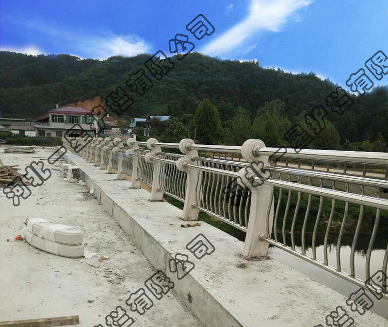鑄造石不銹鋼復(fù)合管混合式橋梁防護(hù)欄