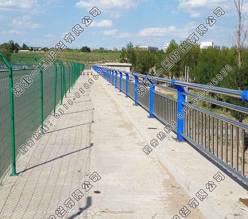 橋梁河道護(hù)欄——鄂爾多斯護(hù)欄項(xiàng)目