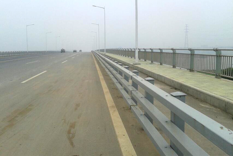 公路防撞欄