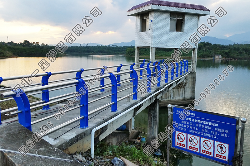 鋅鋼橋梁護(hù)欄