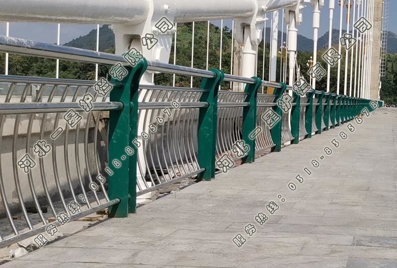 橋梁護欄