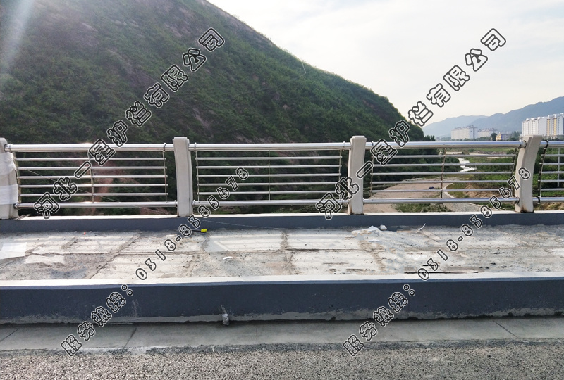 鑄造石橋梁護(hù)欄