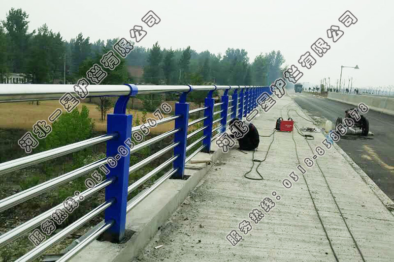橋梁護(hù)欄